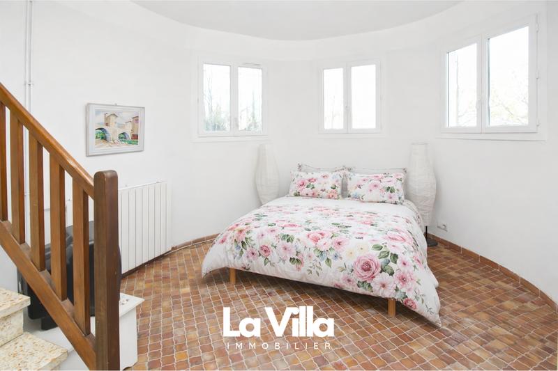 Maison - 366 m² - 14 pièces