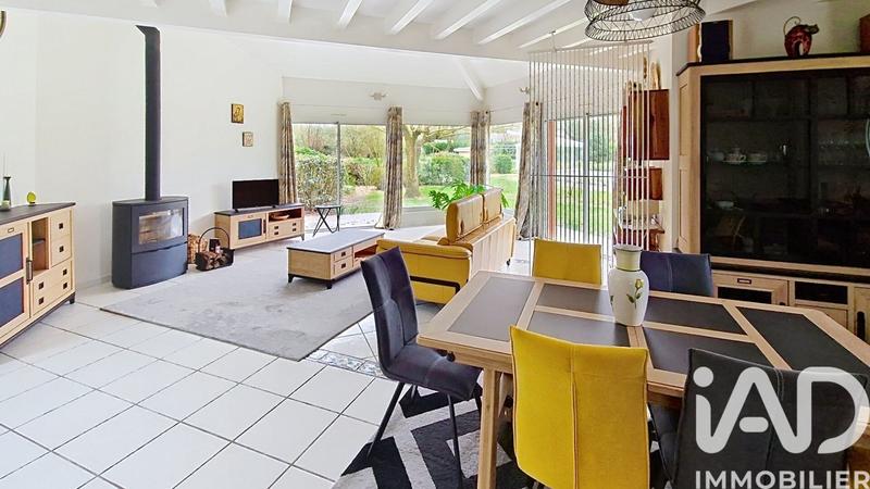 Maison - 211 m² - 6 pièces