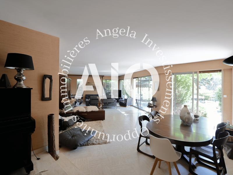 Maison - 200 m² - 5 pièces