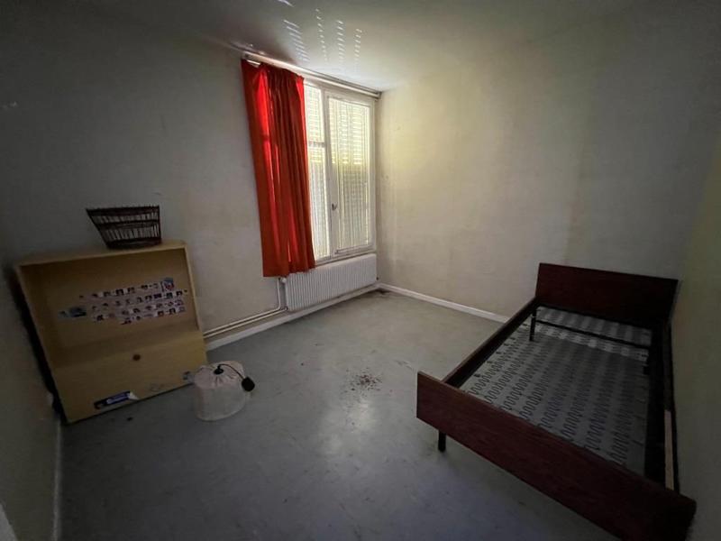 Maison - 1 238 m² - 20 pièces