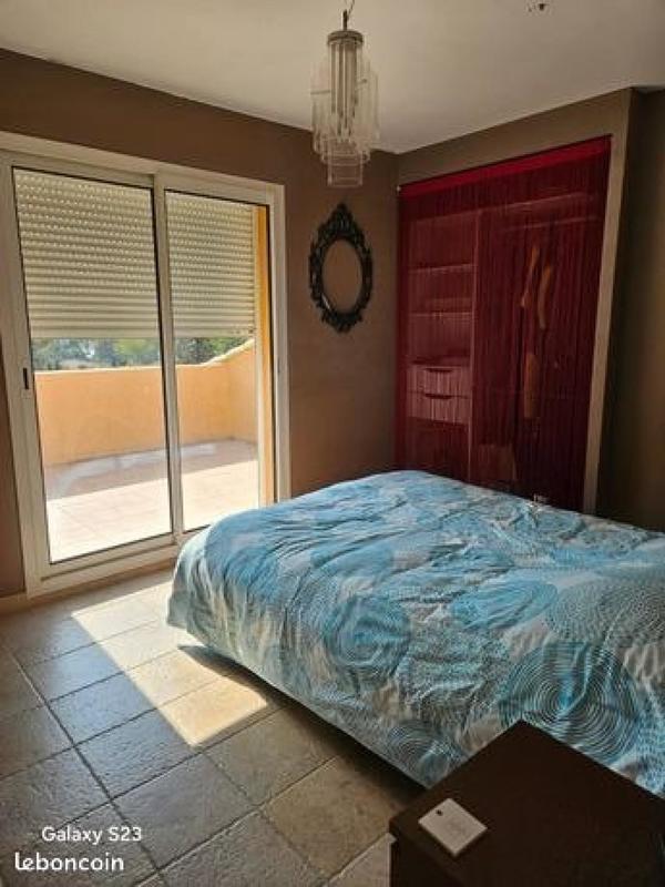 Villa - 244 m² - 6 pièces