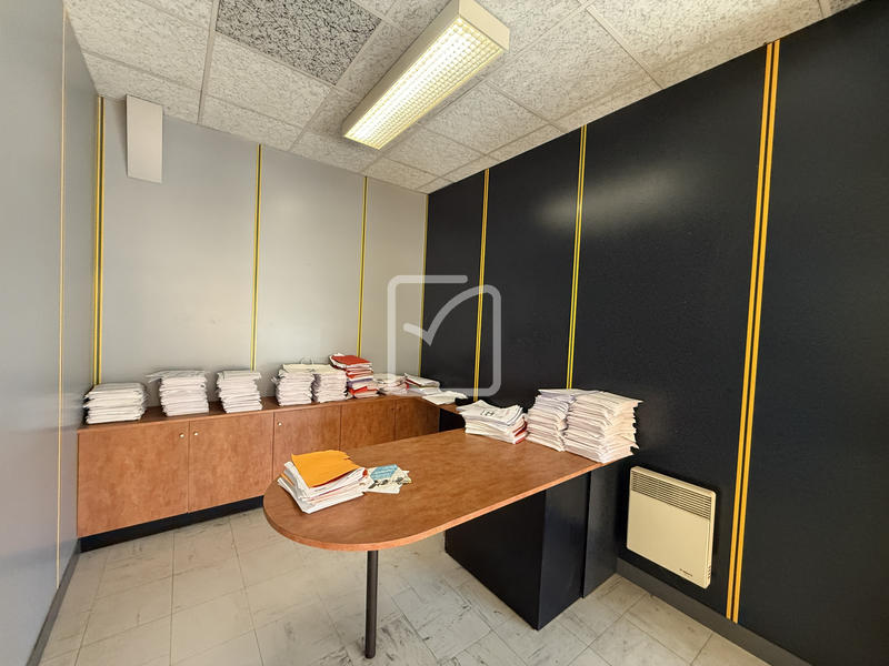 Local commercial - 658 m² - 8 pièces