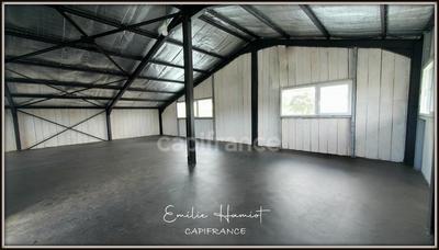 Local commercial - 130 m² - 1 pièce