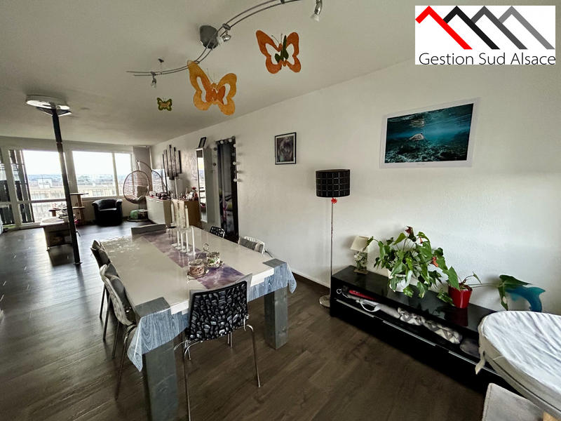 Appartement - 93 m² - 5 pièces