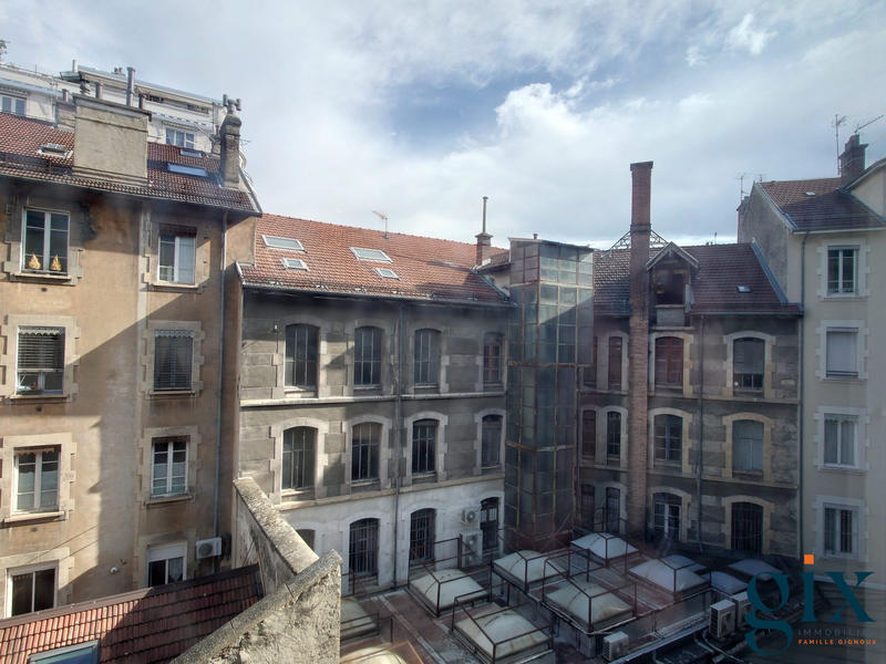 Appartement - 180 m² - 7 pièces