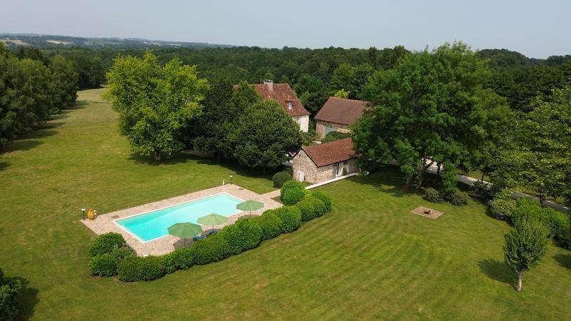 Maison - 243 m² - 6 pièces