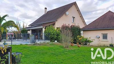 Maison - 250 m² - 7 pièces