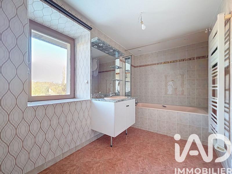 Maison - 250 m² - 8 pièces