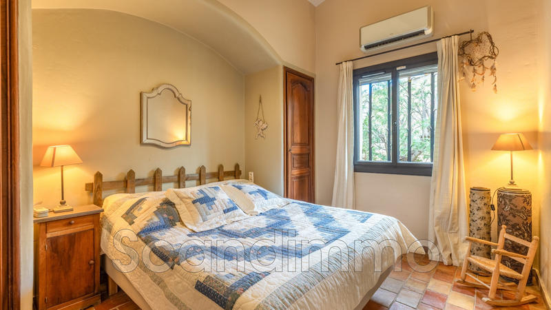 Maison - 180 m² - 5 pièces