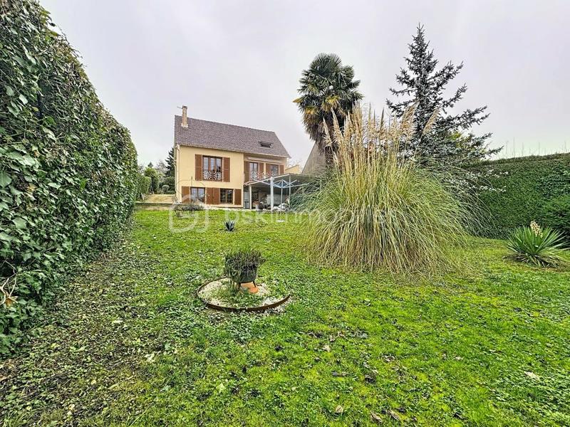 Propriété - 136 m² - 6 pièces
