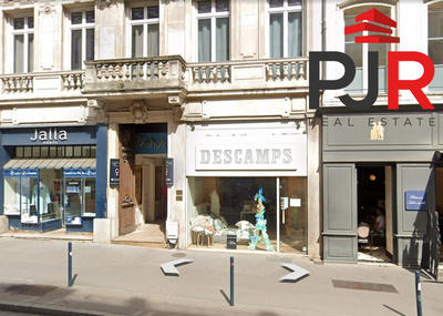 Local commercial - 213 m²