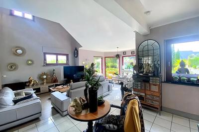 Maison - 232 m² - 5 pièces