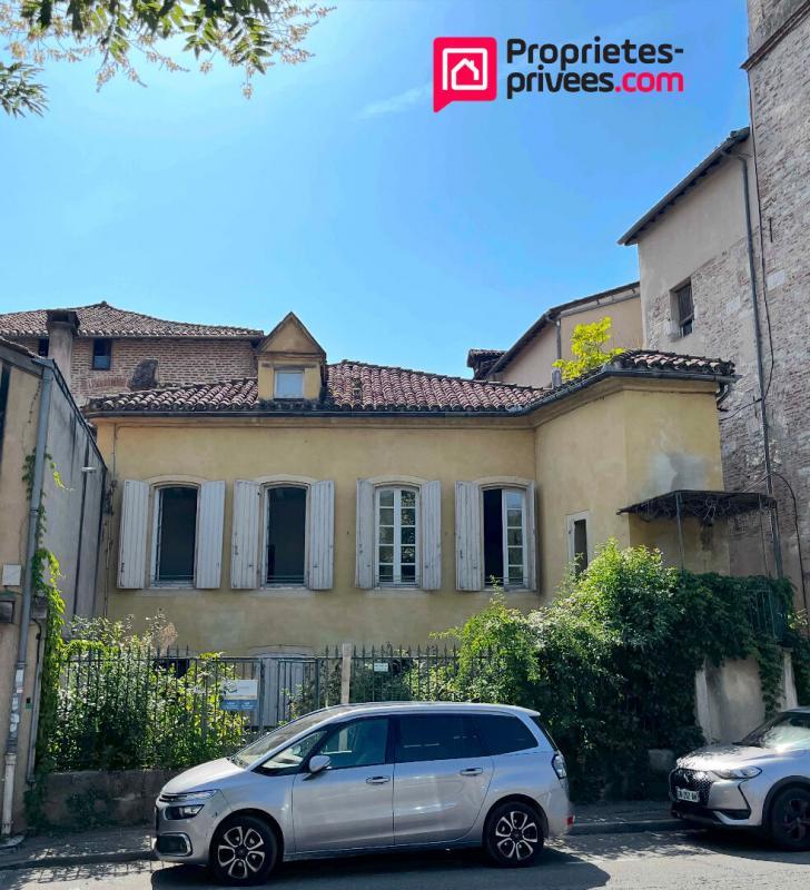 Maison - 260 m² - 12 pièces