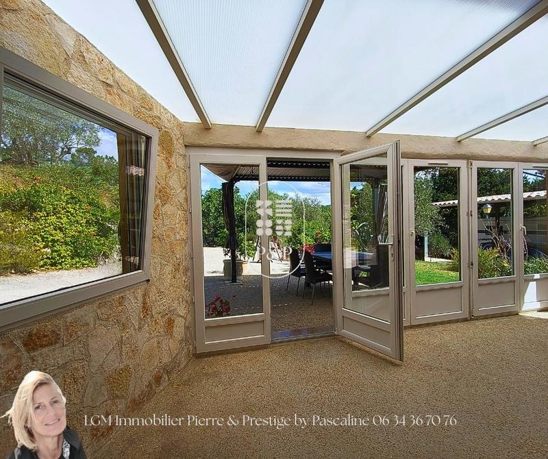 Maison - 202 m² - 6 pièces