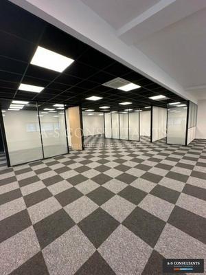 Bureau - 293 m²
