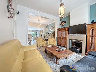 Maison - 233 m² - 7 pièces