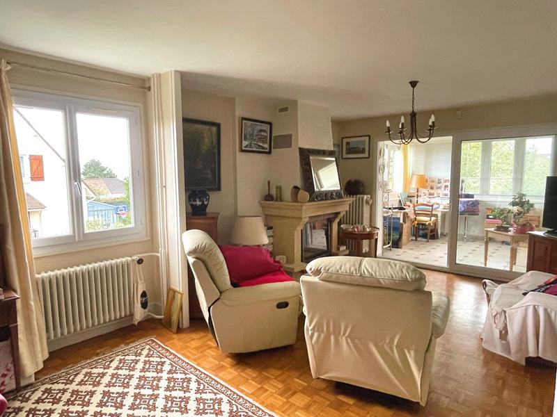 Maison - 98 m² - 5 pièces