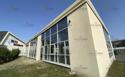 Local commercial - 281 m²