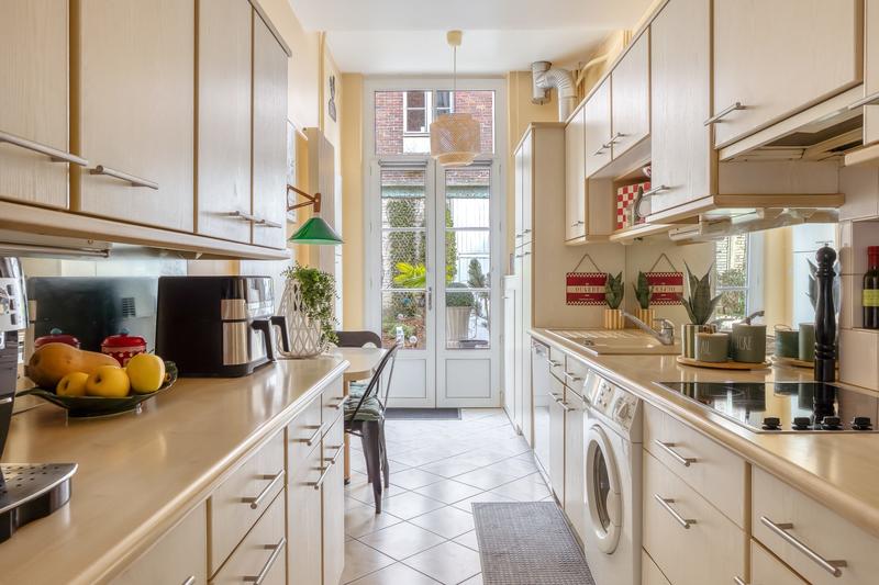 Maison - 233 m² - 12 pièces