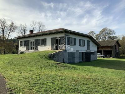 Maison - 382 m² - 9 pièces