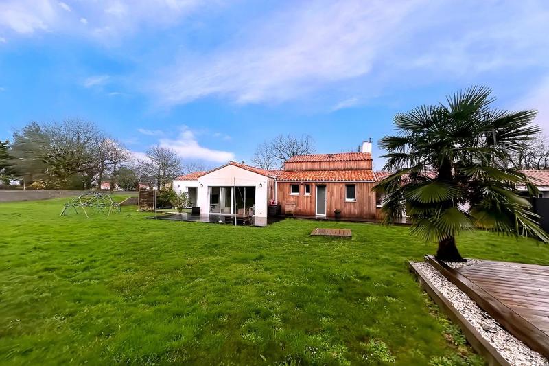 Pavillon - 183 m² - 7 pièces