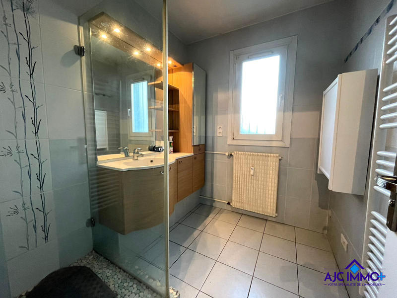 Appartement - 72 m² - 3 pièces