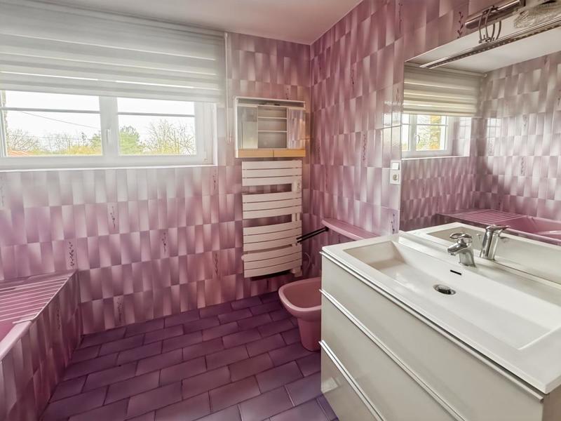 Propriété - 225 m² - 8 pièces