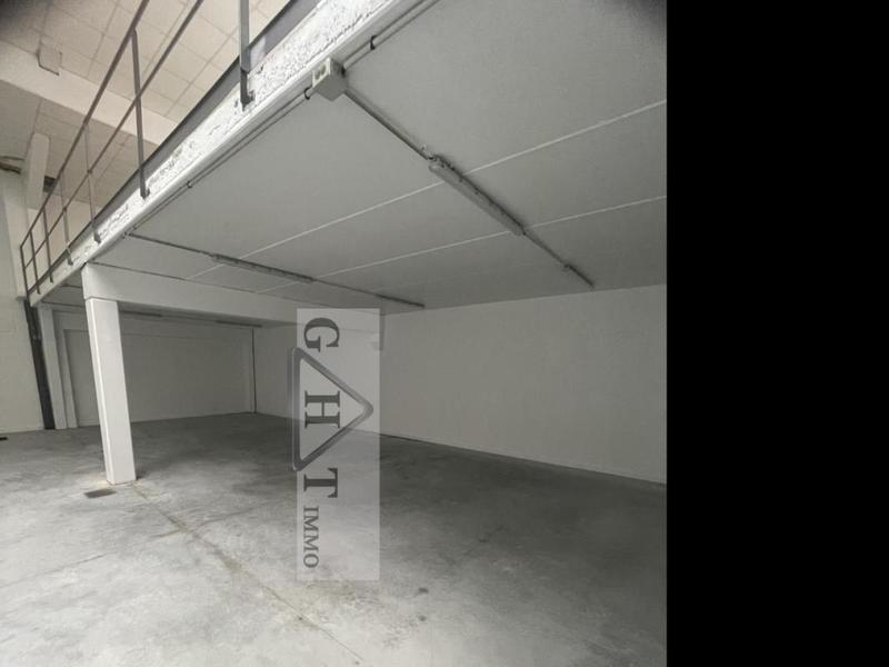 Entrepôt - 409 m²