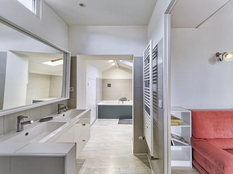 Villa - 215 m² - 6 pièces