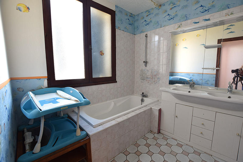 Maison - 148 m² - 8 pièces