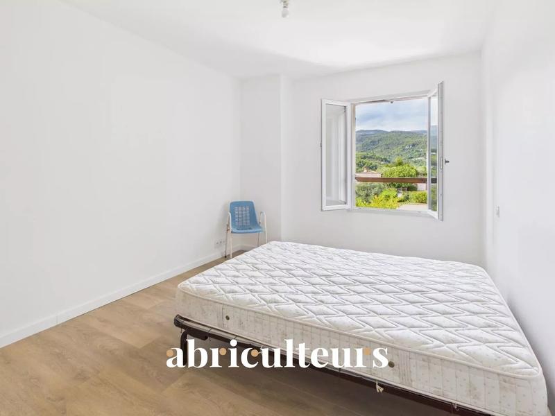 Appartement - 95 m² - 4 pièces