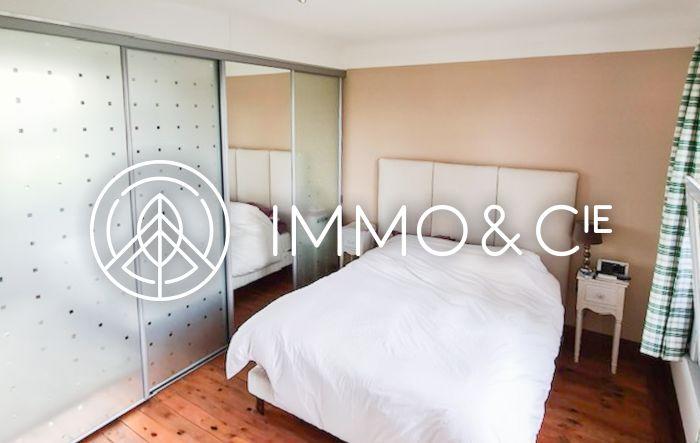 Demeure - 276 m² - 10 pièces