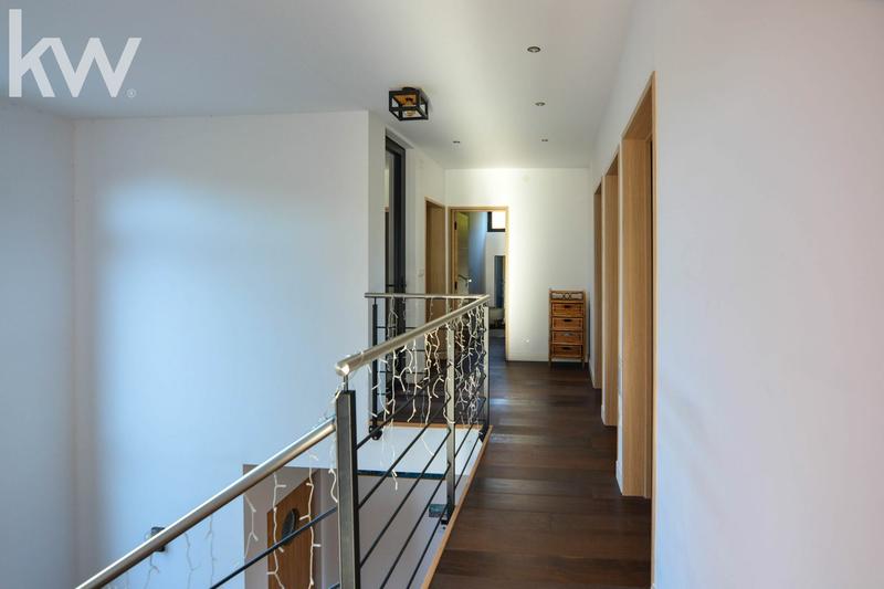 Maison contemporaine - 196 m² - 6 pièces