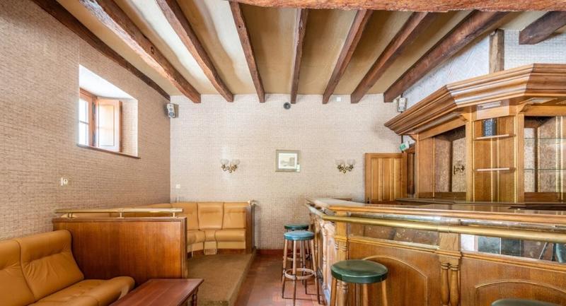 Manoir - 2 100 m² - 40 pièces