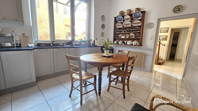 Maison ancienne - 355 m² - 8 pièces