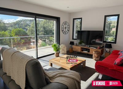 Maison - 105 m² - 4 pièces