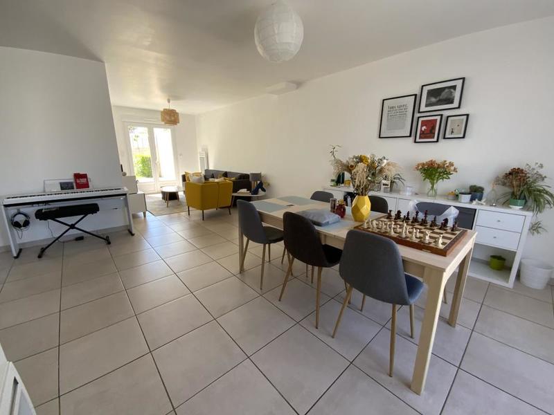 Maison - 93 m² - 5 pièces