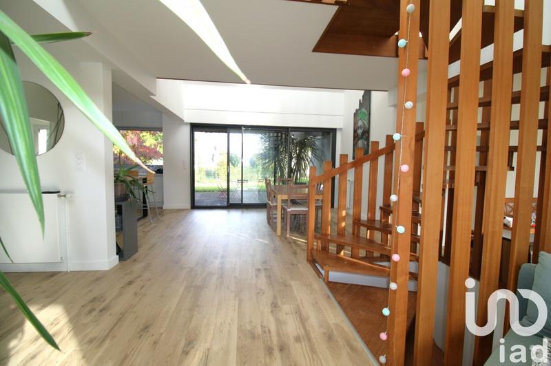 Maison - 203 m² - 7 pièces