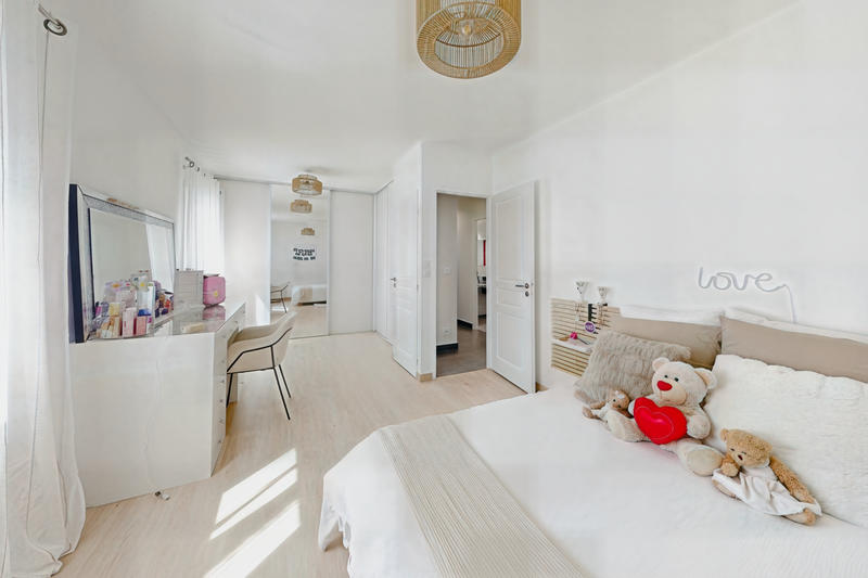 Maison - 210 m² - 5 pièces