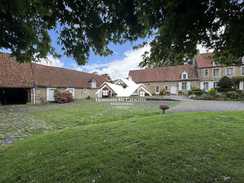 Maison - 259 m² - 6 pièces