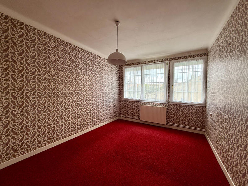 Maison - 240 m² - 9 pièces