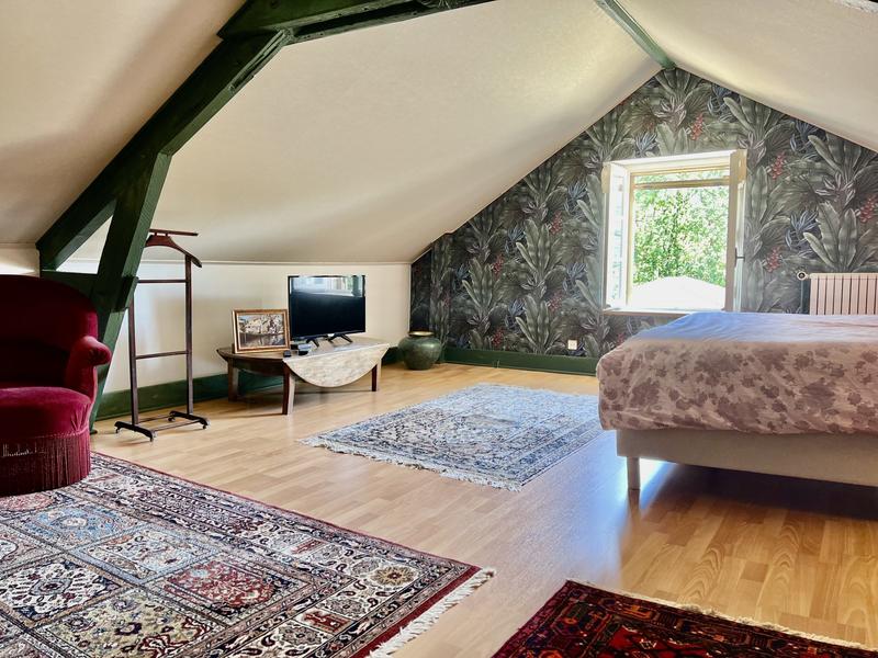 Maison - 221 m² - 6 pièces