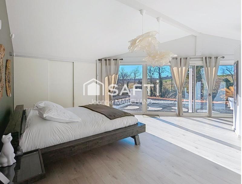 Villa - 264 m² - 9 pièces