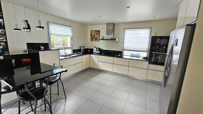 Maison - 200 m² - 7 pièces