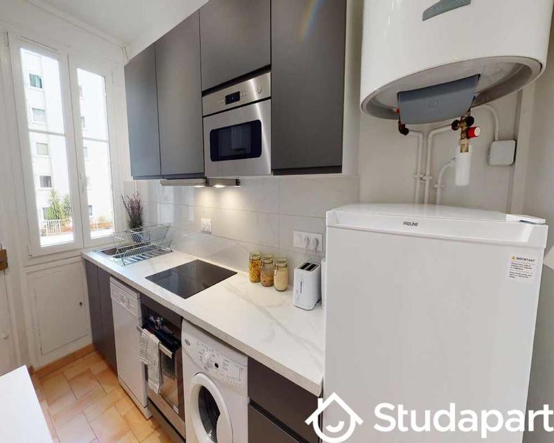 Chambre - 80 m² - 1 pièce