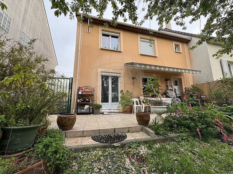 Maison - 120 m² - 5 pièces