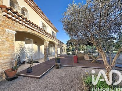 Maison - 251 m² - 7 pièces