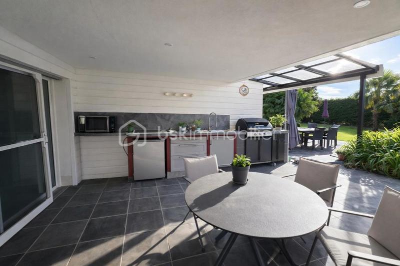 Maison traditionnelle - 186 m² - 5 pièces