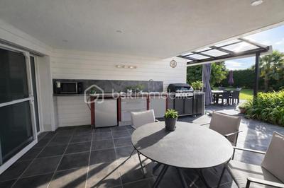 Maison traditionnelle - 186 m² - 5 pièces