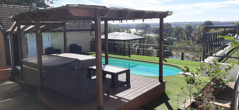 Maison - 140 m² - 8 pièces